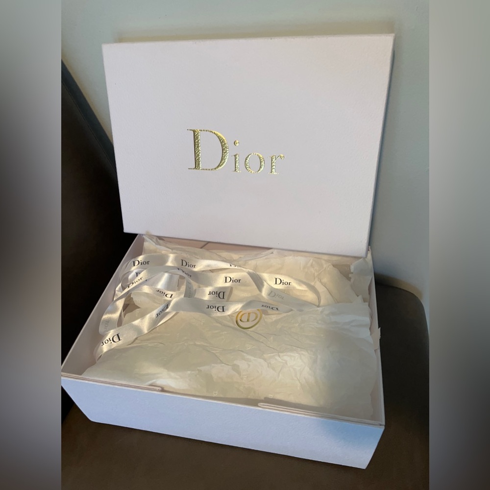 Authentic Dior Box - Picture 3 of 3